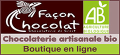 Chocolat Bio artisanal sans lactose, vegan, sans lécithine, sans gluten - Cacao Pérou, Equateur,  Mexique... - Façon Chocolat, Chocolaterie bio, accessible à Crest (Drôme/26) et en ligne, est spécialiste dans la fabrication à la main de chocolats bio équitables, vegan, sans gluten, sans lécithine et sans lactose – Ainsi, Façon Chocolat propose une gamme unique de chocolats bio (cacao du Pérou, Equateur, Mexique), des pralines, des sablés, des glaces/sorbets bio maison (chocolat, fruits rouges, fruits exotiques, etc...) en saison estivale, et également des bûches de Noël glacées en fin d’année.