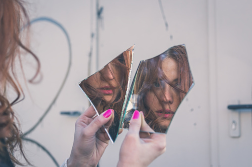 Pourquoi tout est miroir ?